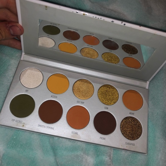MORPHE X JACLYN HILL ARMED AND GORGEOUS PALETTE - Picture 1 of 3